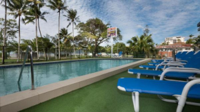 Гостиница Coral Towers Holiday Suites  Кэрнс